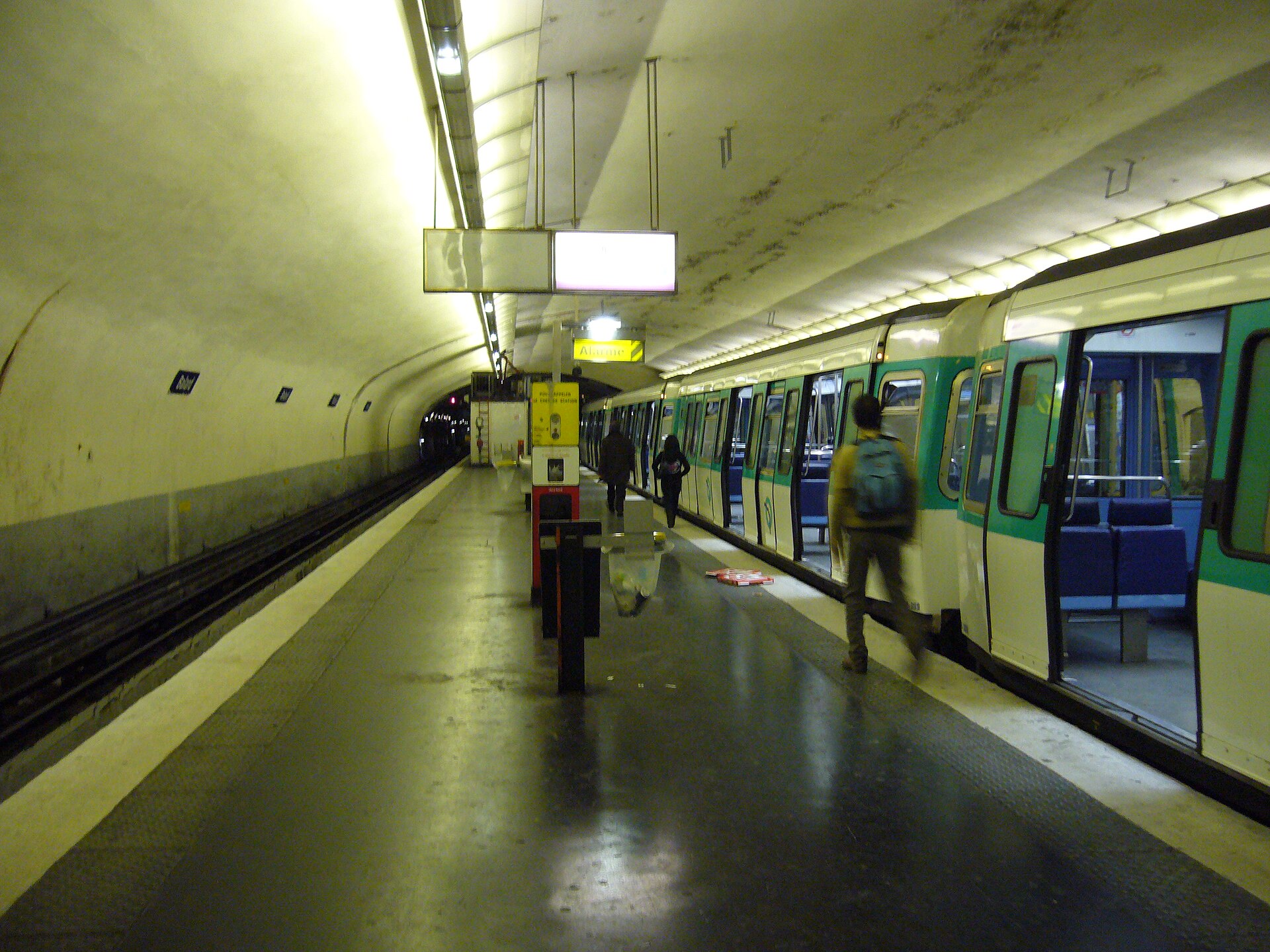Imagem de referência de Balard, descrito nos dados abertos como estação do Metropolitano de Paris