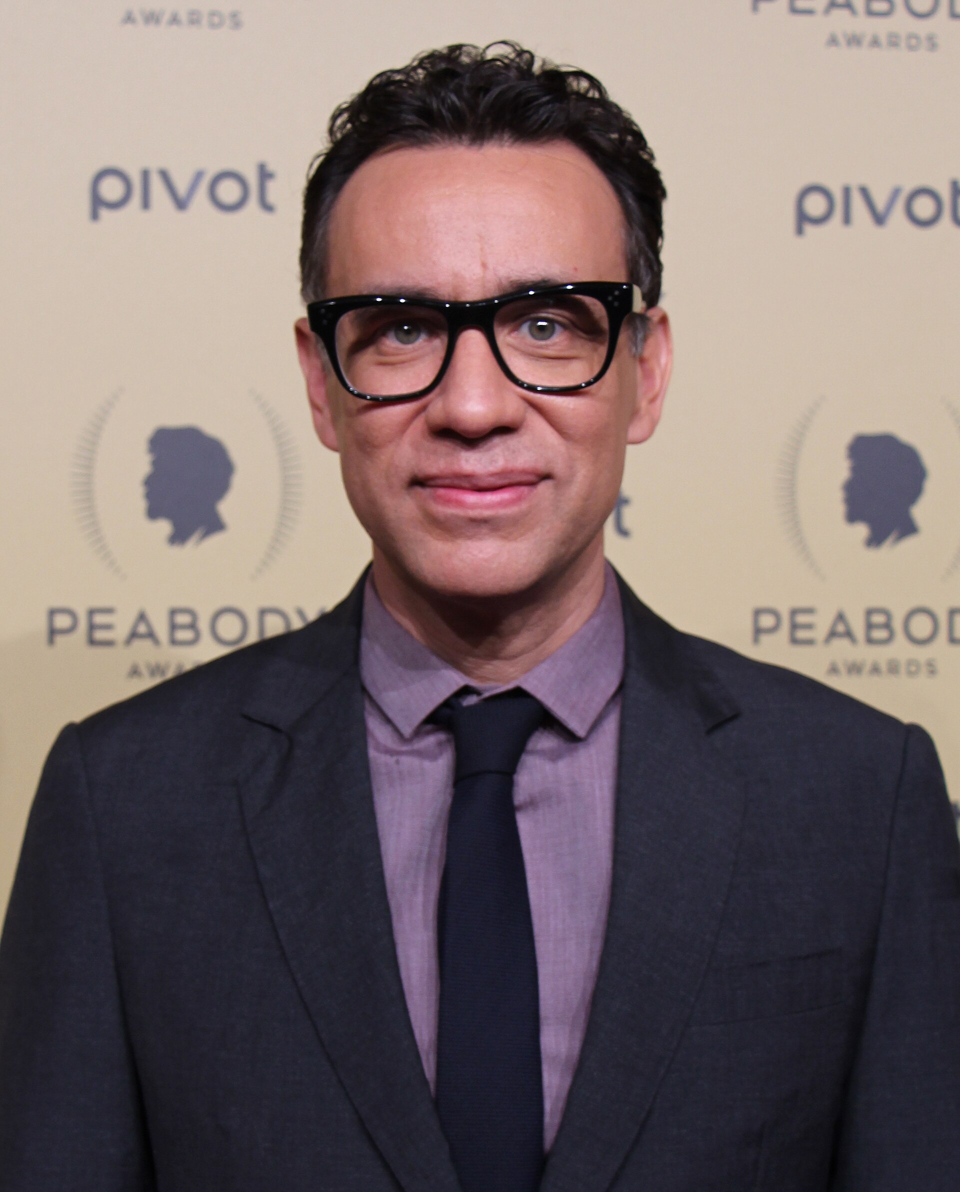Imagem de referência relacionada a Fred Armisen, item descrito como músico, comediante e ator estadunidense