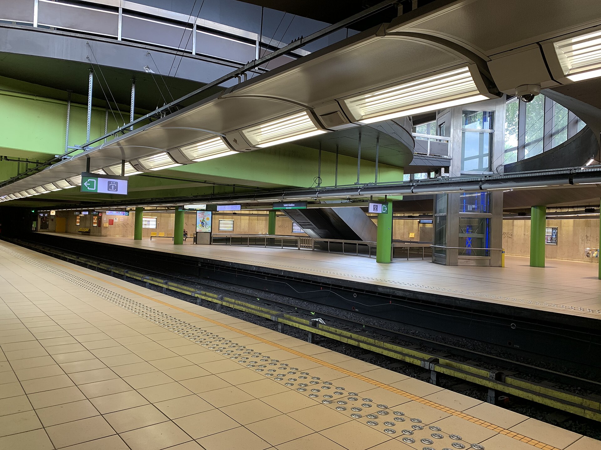 Imagem de referência de Saint-Guidon, descrito nos dados abertos como estação de metrô de Bruxelas