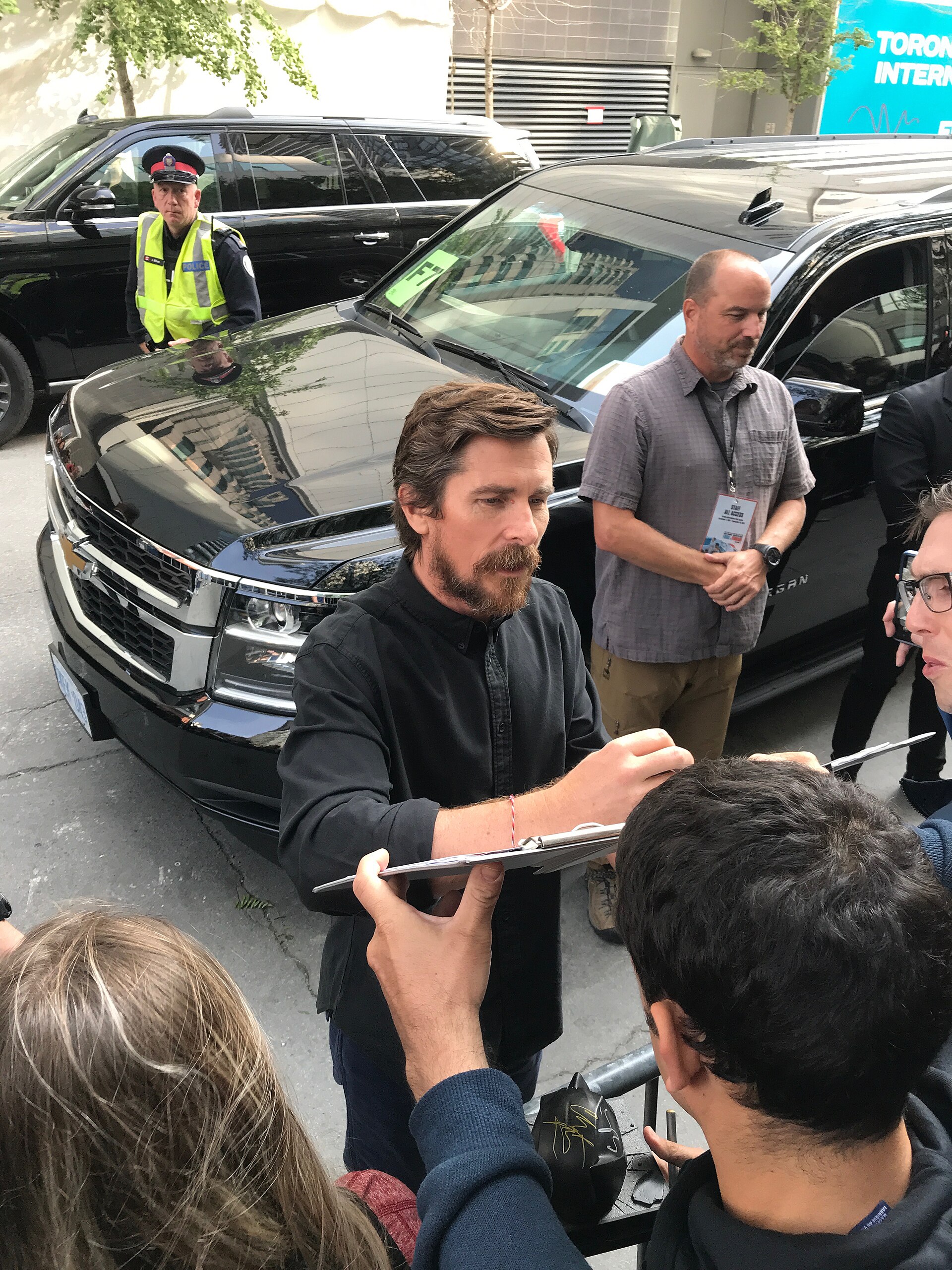 Imagem de referência de Ford v Ferrari, descrito nos dados abertos como filme de 2019 dirigido por James Mangold