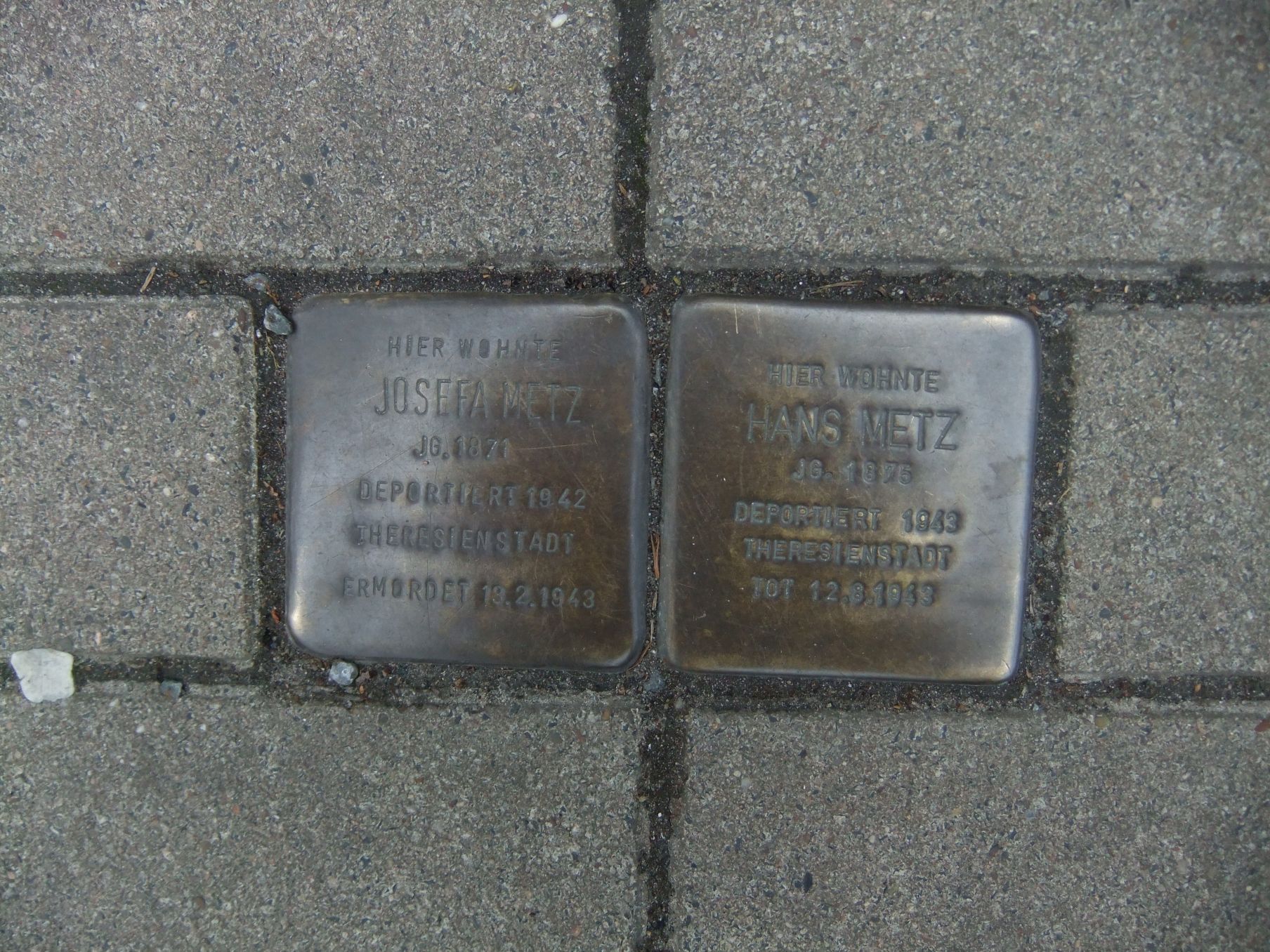 Imagem de referência de Stolperstein em memória de Hans Metz, descrito nos dados abertos como stolperstein em Bielefeld, Alemanha