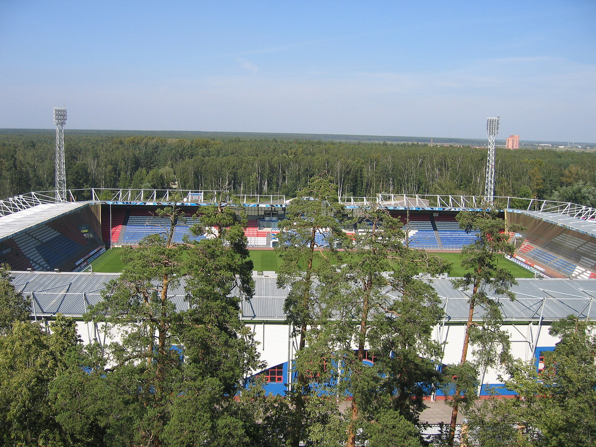 Imagem de referência de Saturn Stadium, descrito nos dados abertos como estádio em Ramenskoie, Rússia