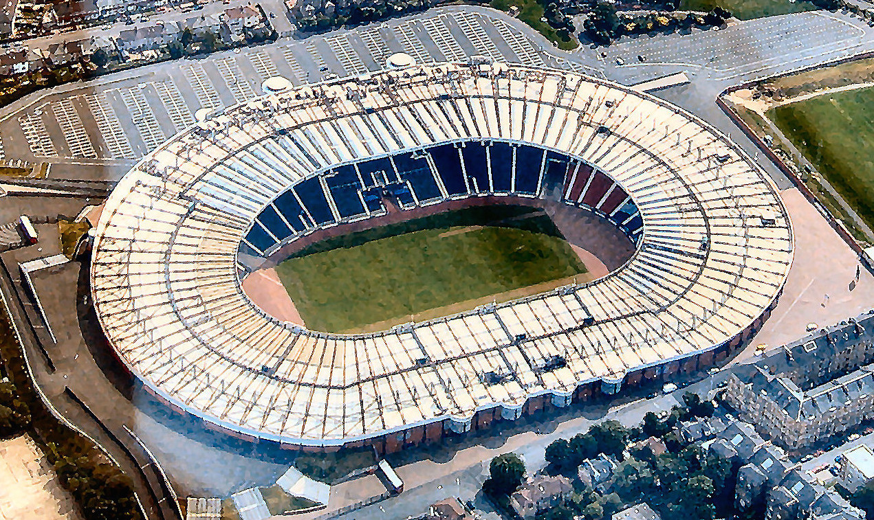 Imagem de referência de Hampden Park, descrito nos dados abertos como estádio de futebol de Glasgow, Escócia, Reino Unido