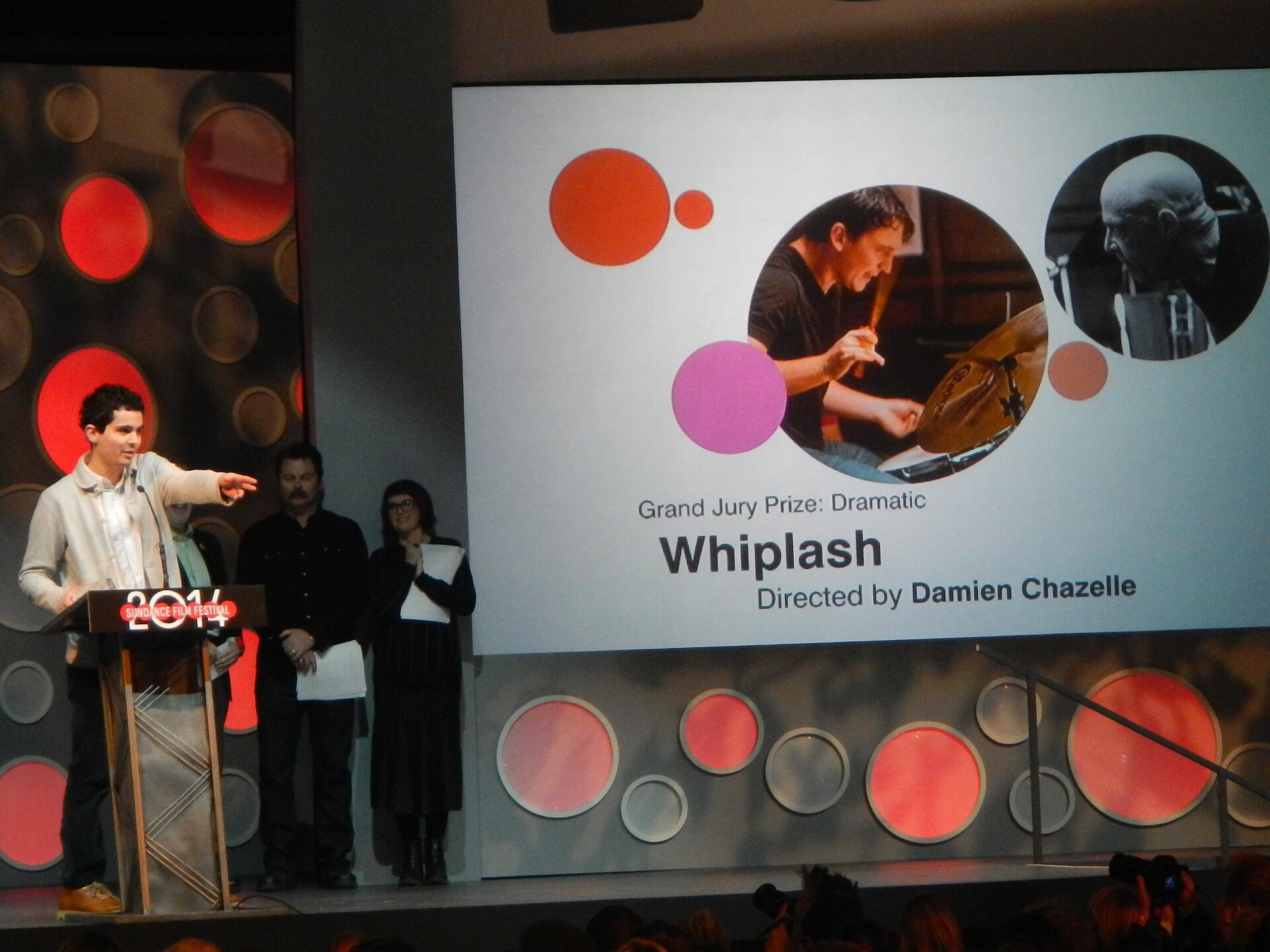 Imagem de referência relacionada a Whiplash, item descrito como filme de 2014 dirigido por Damien Chazelle