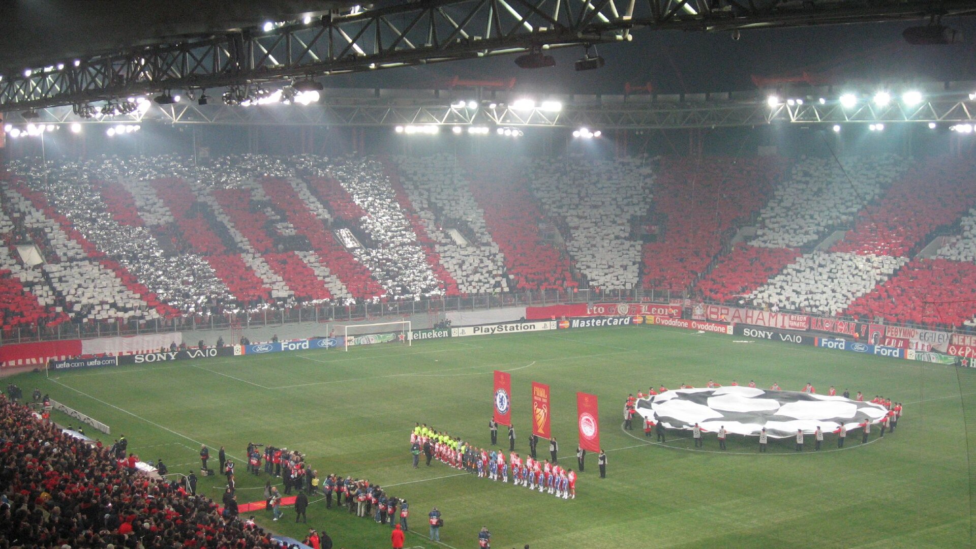 Imagem de referência de Olympiacos FC, descrito nos dados abertos como clube esportivo sediado em Pireu, Grécia