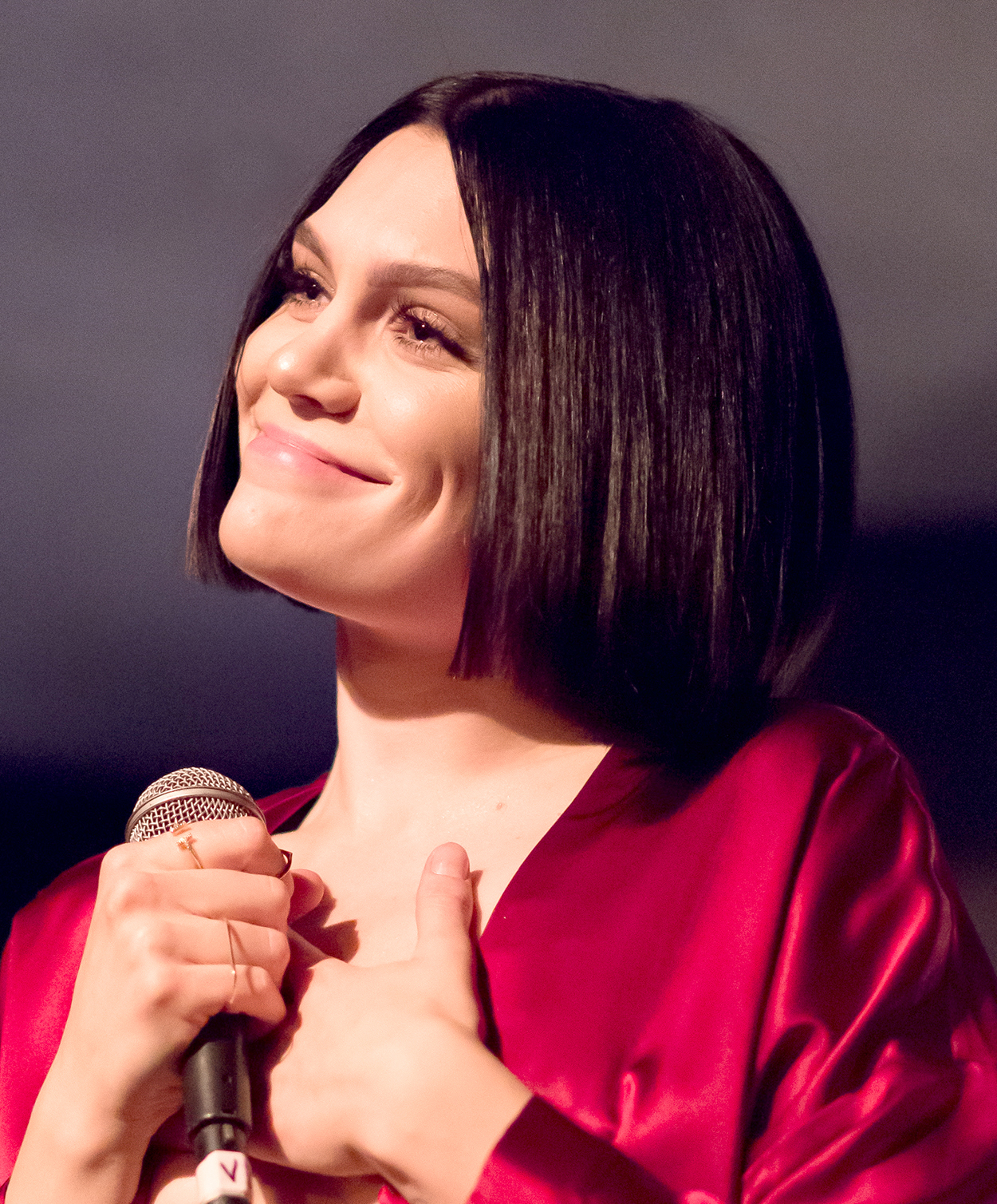 Imagem de referência de Jessie J, descrito nos dados abertos como cantora britânica