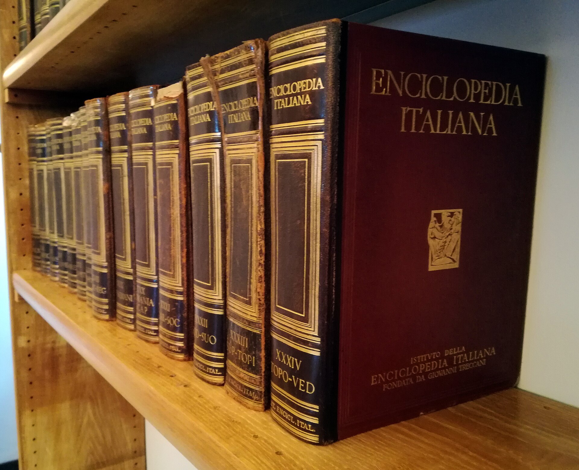 Imagem de referência de Enciclopédia Treccani, descrito nos dados abertos como enciclopédia italiana