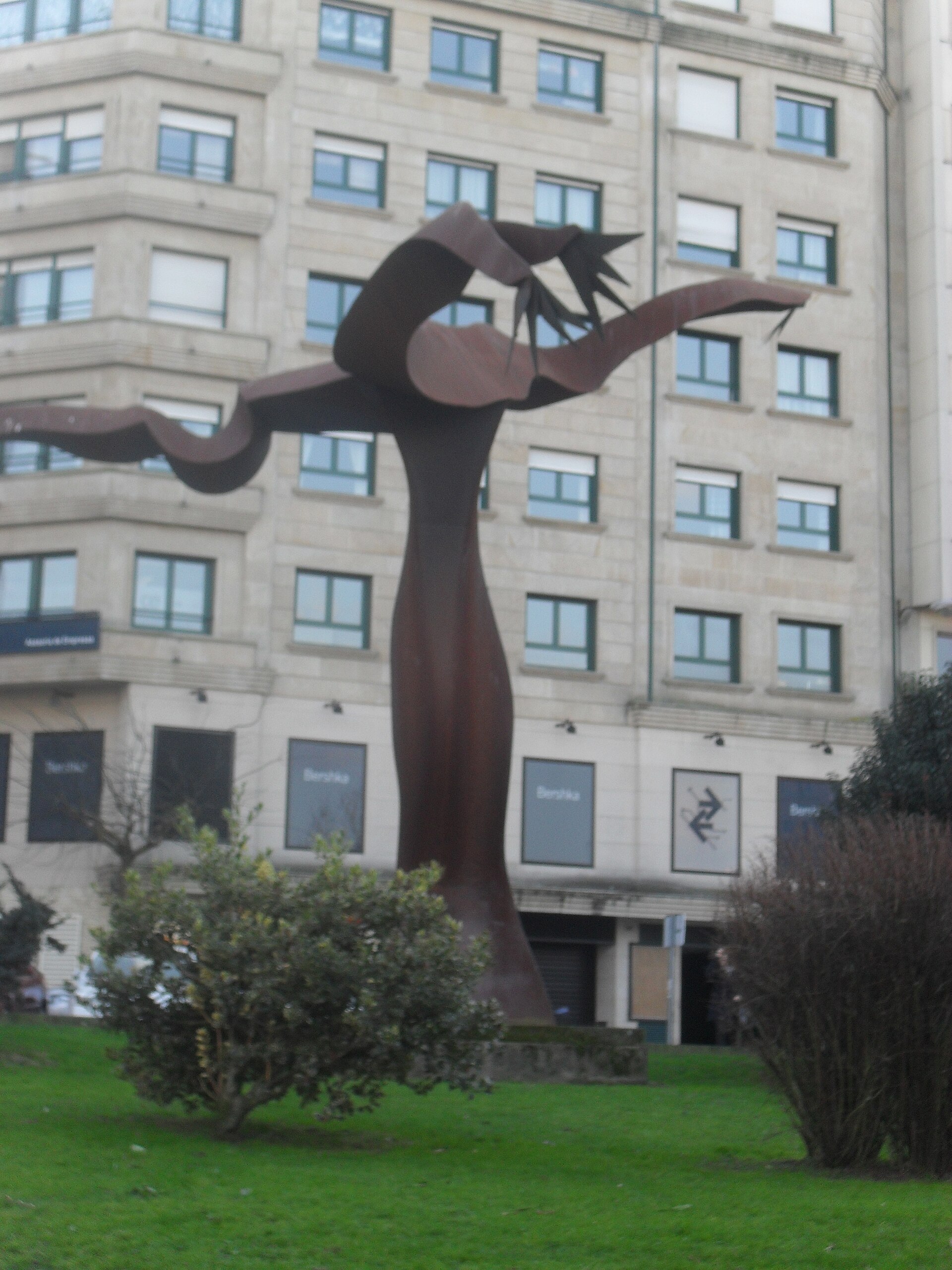 Imagem de referência de Monumento à árvore, descrito nos dados abertos como monumento em Pontevedra, Espanha