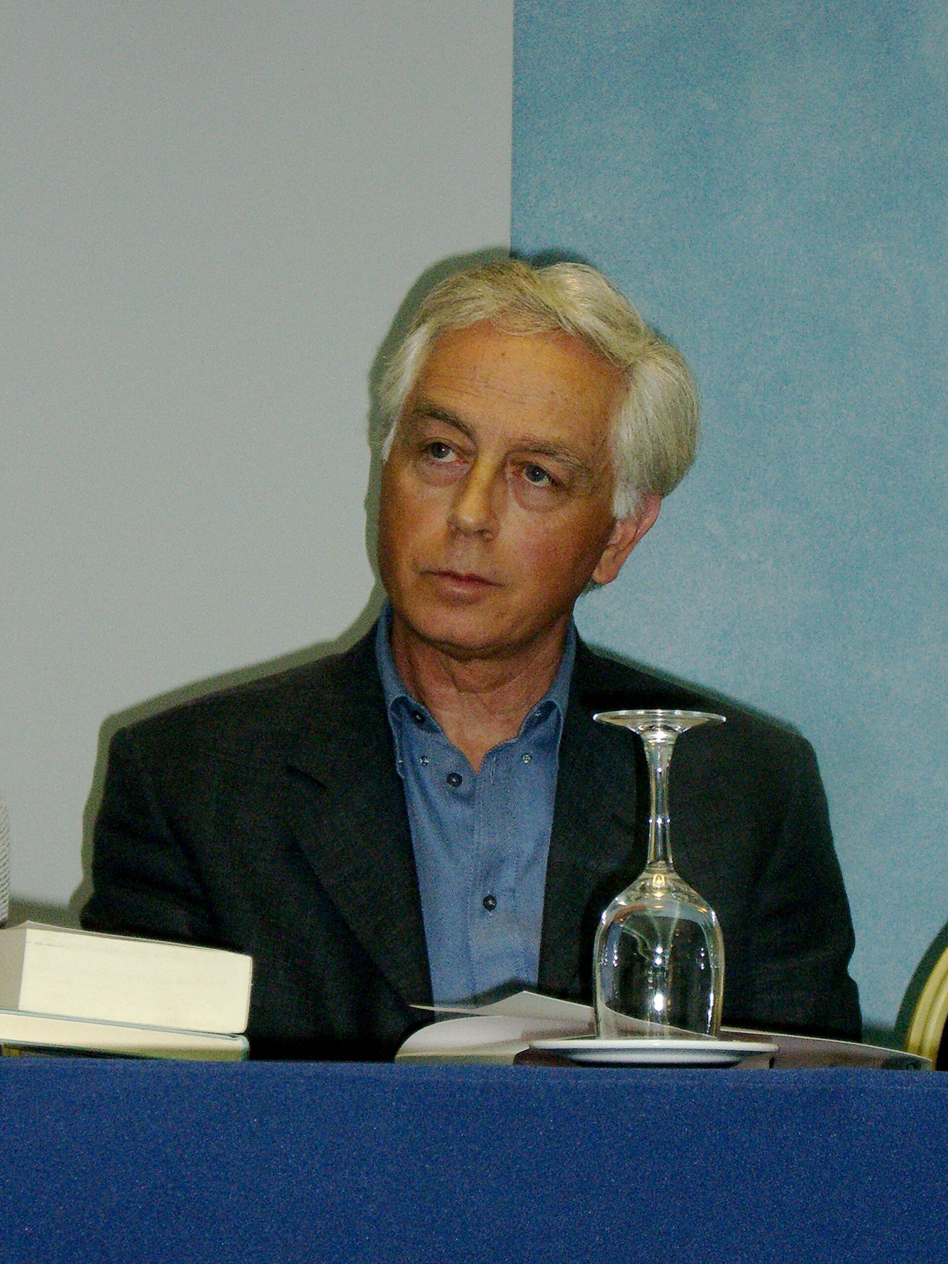 Imagem de referência de Eugenio De Signoribus, descrito nos dados abertos como poeta italiano