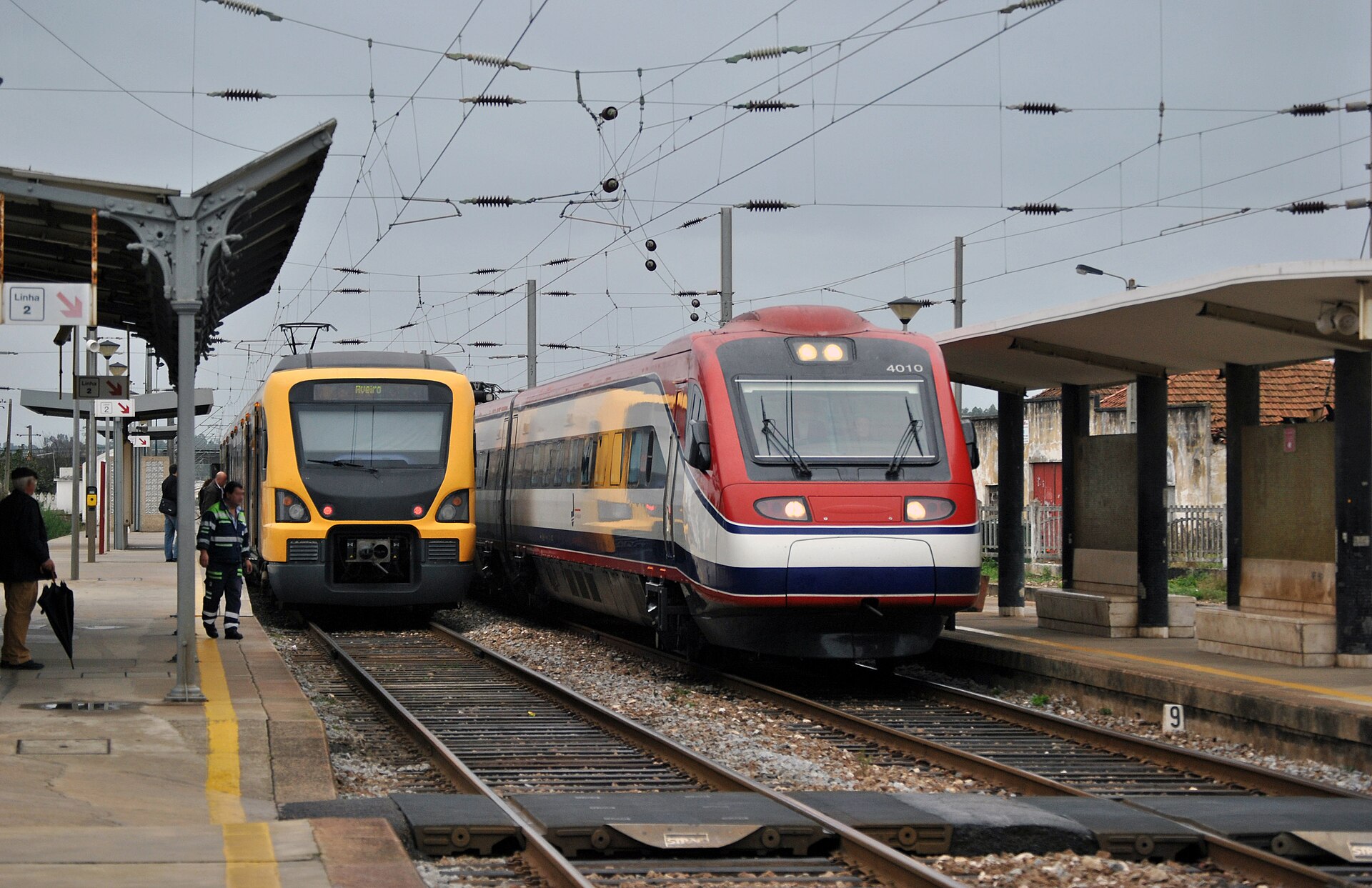 Imagem de referência de Estação Ferroviária de Esmoriz, descrito nos dados abertos como estação ferroviária em Portugal