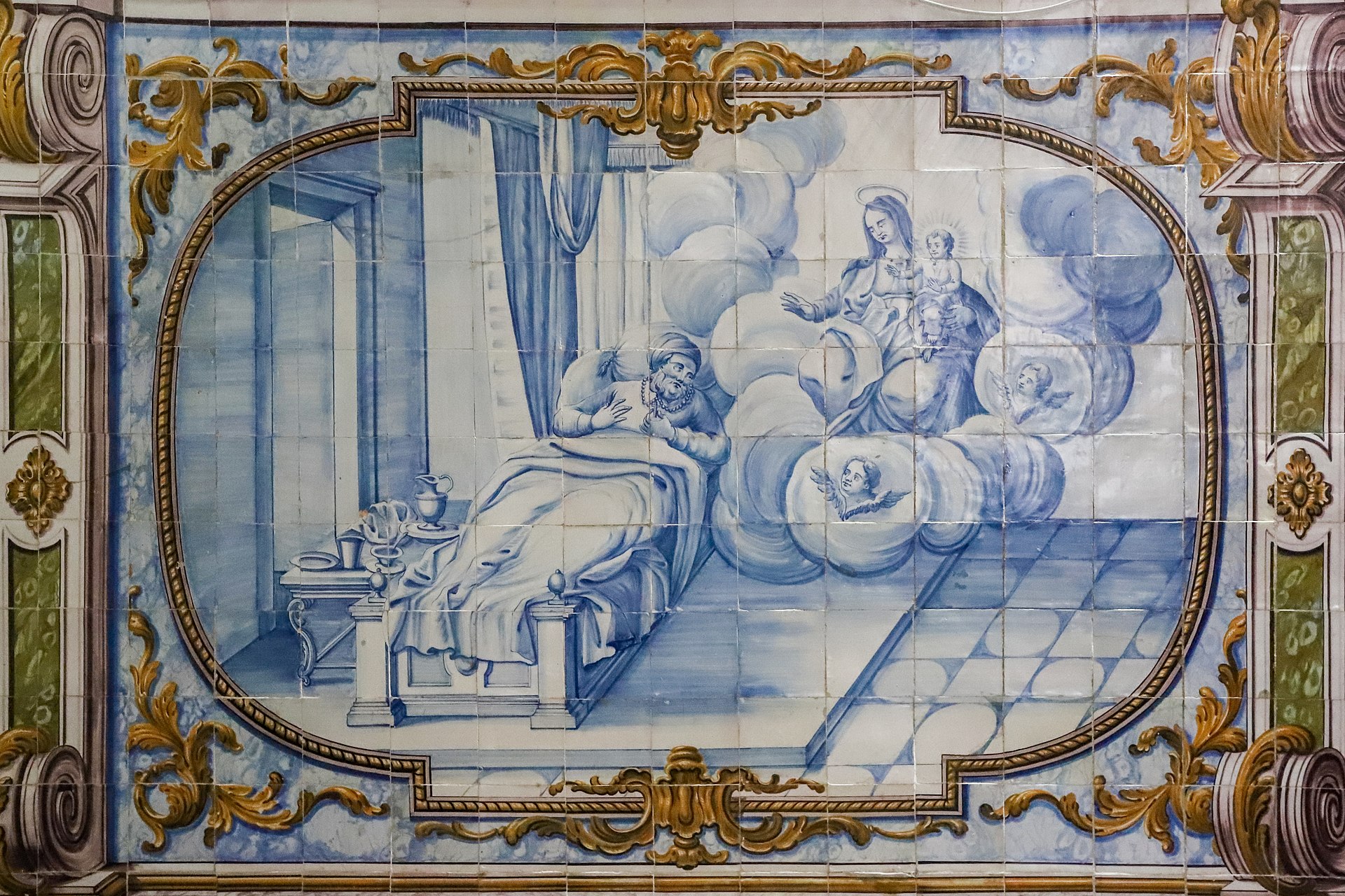 Imagem de referência relacionada a Nossa Senhora aparece a uma doente que empunha um Rosário, item descrito como painel de azulejos na Igreja de Nossa Senhora do Rosário, Salvador