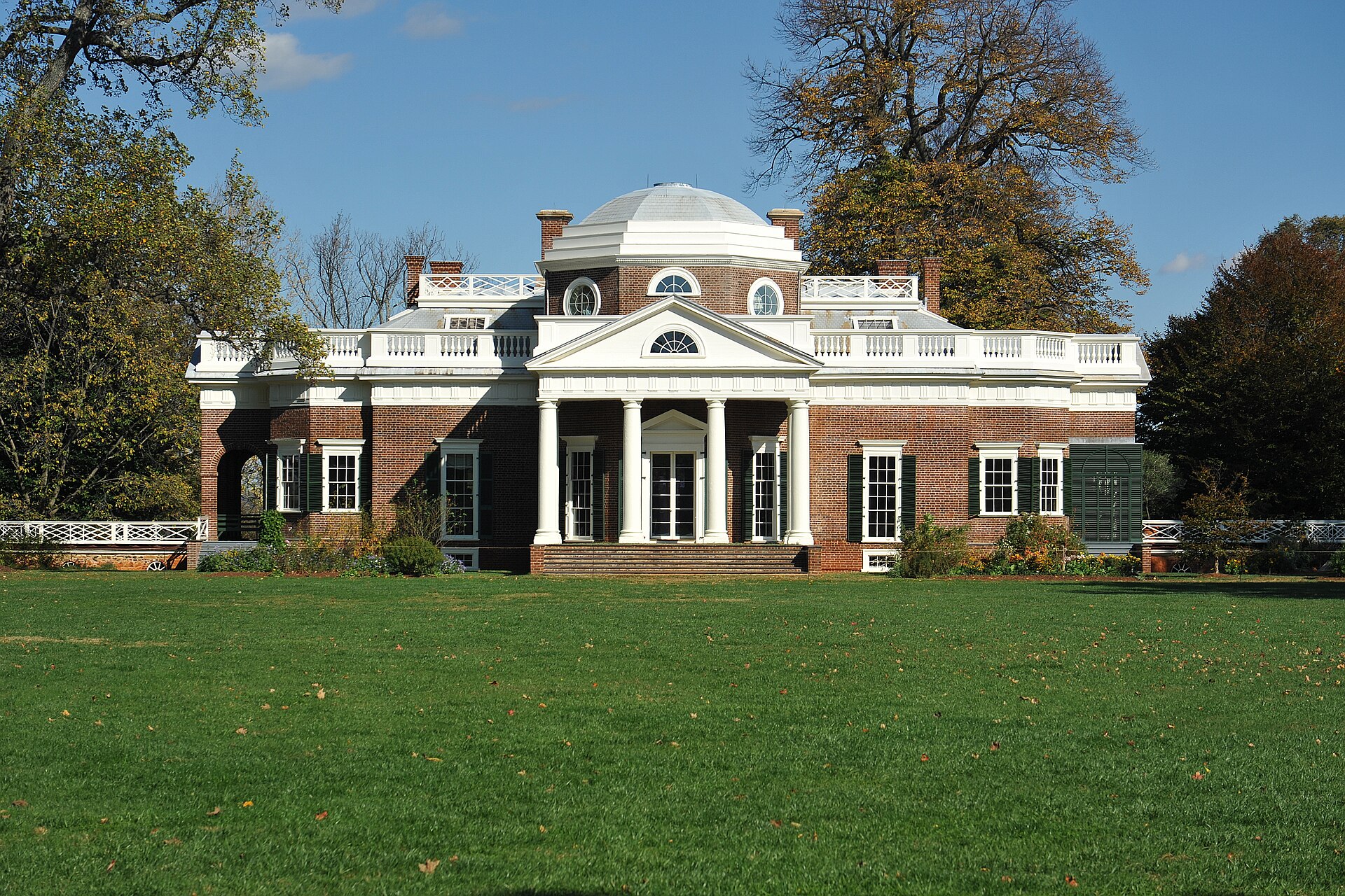 Imagem de referência de Monticello, descrito nos dados abertos como antigo palácio de Thomas Jefferson, na Virgínia, Estados Unidos