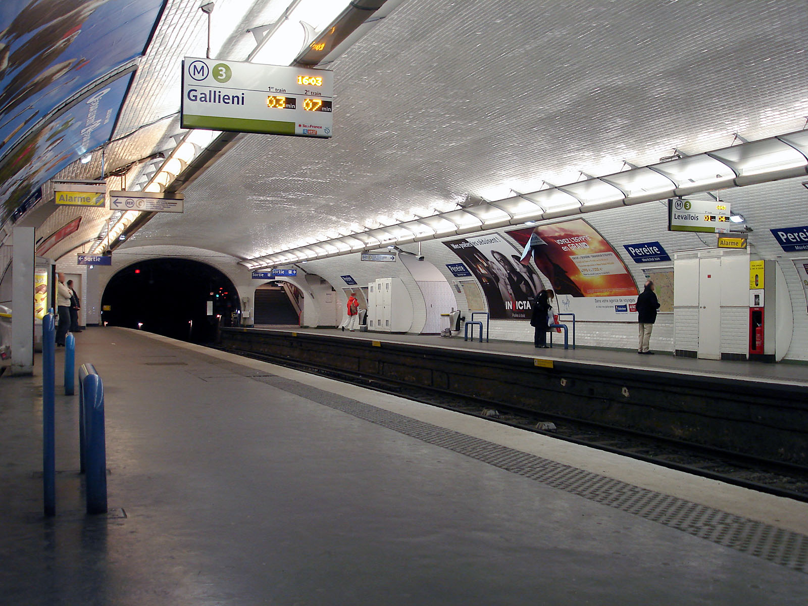 Imagem de referência de Pereire, descrito nos dados abertos como estação do Metropolitano de Paris