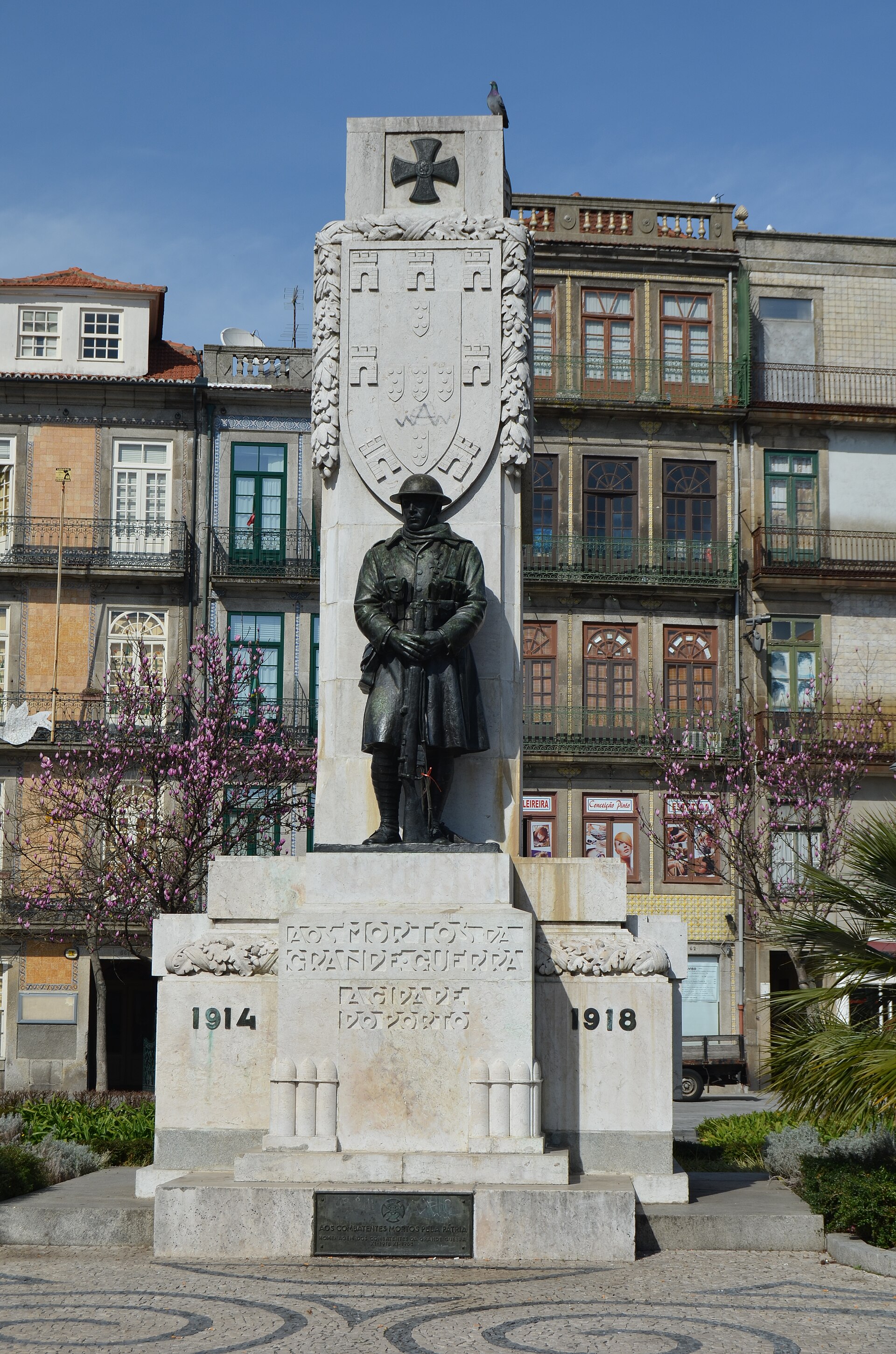 Imagem de referência de Monumento aos Mortos da Grande Guerra (Porto), descrito nos dados abertos como monumento no Porto, Portugal