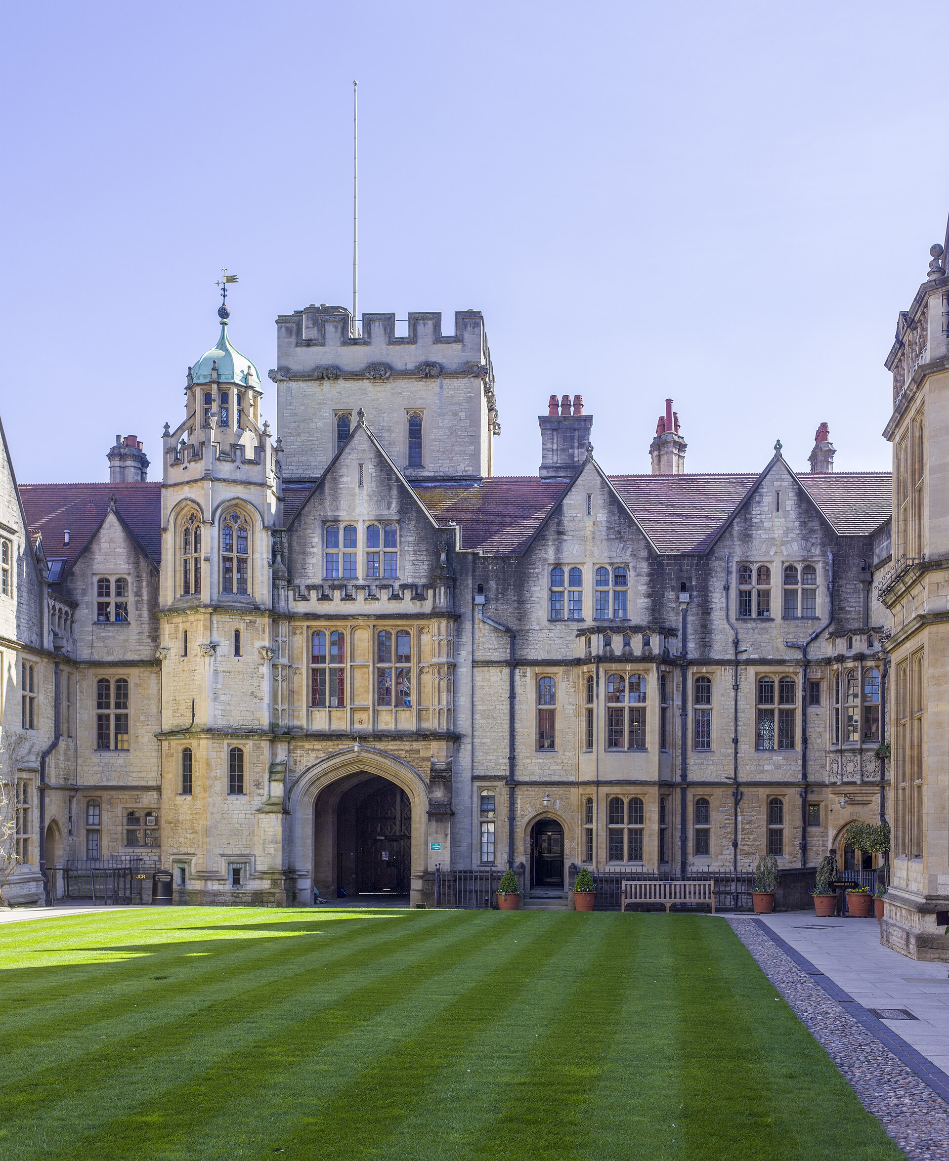 Imagem de referência de Brasenose College, Oxford, descrito nos dados abertos como colégio da Universidade de Oxford, no Reino Unido