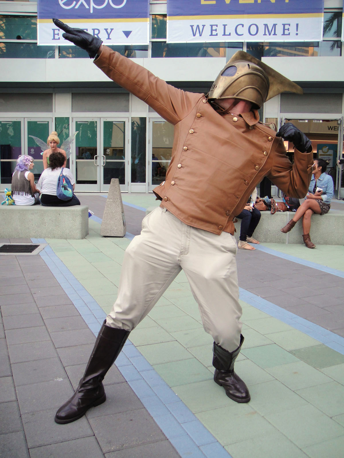 Imagem de referência de Rocketeer, descrito nos dados abertos como personagem de história em quadrinhos de 1982