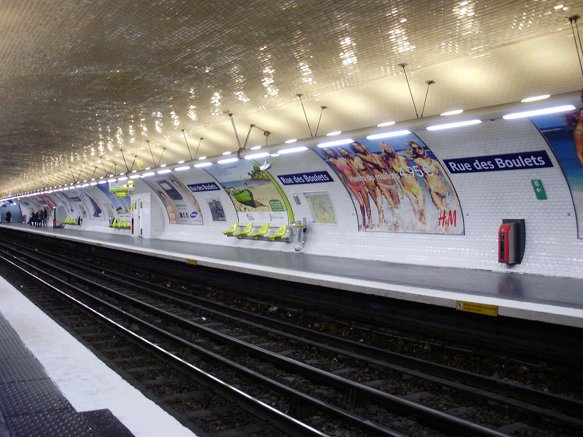 Imagem de referência de Rue des Boulets, descrito nos dados abertos como estação do Metropolitano de Paris