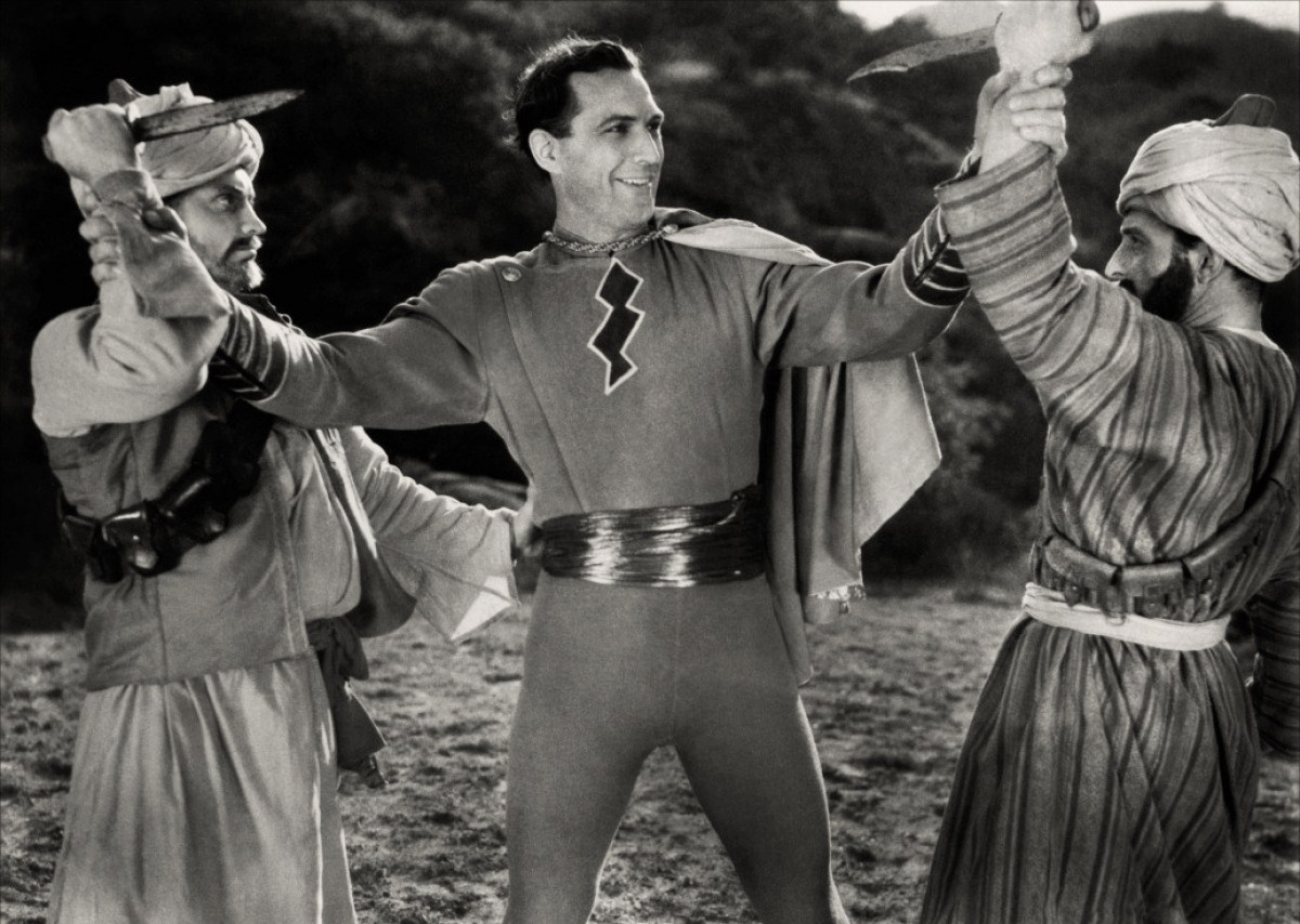 Imagem de referência de Adventures of Captain Marvel, descrito nos dados abertos como filme de 1941 dirigido por William Witney e John English