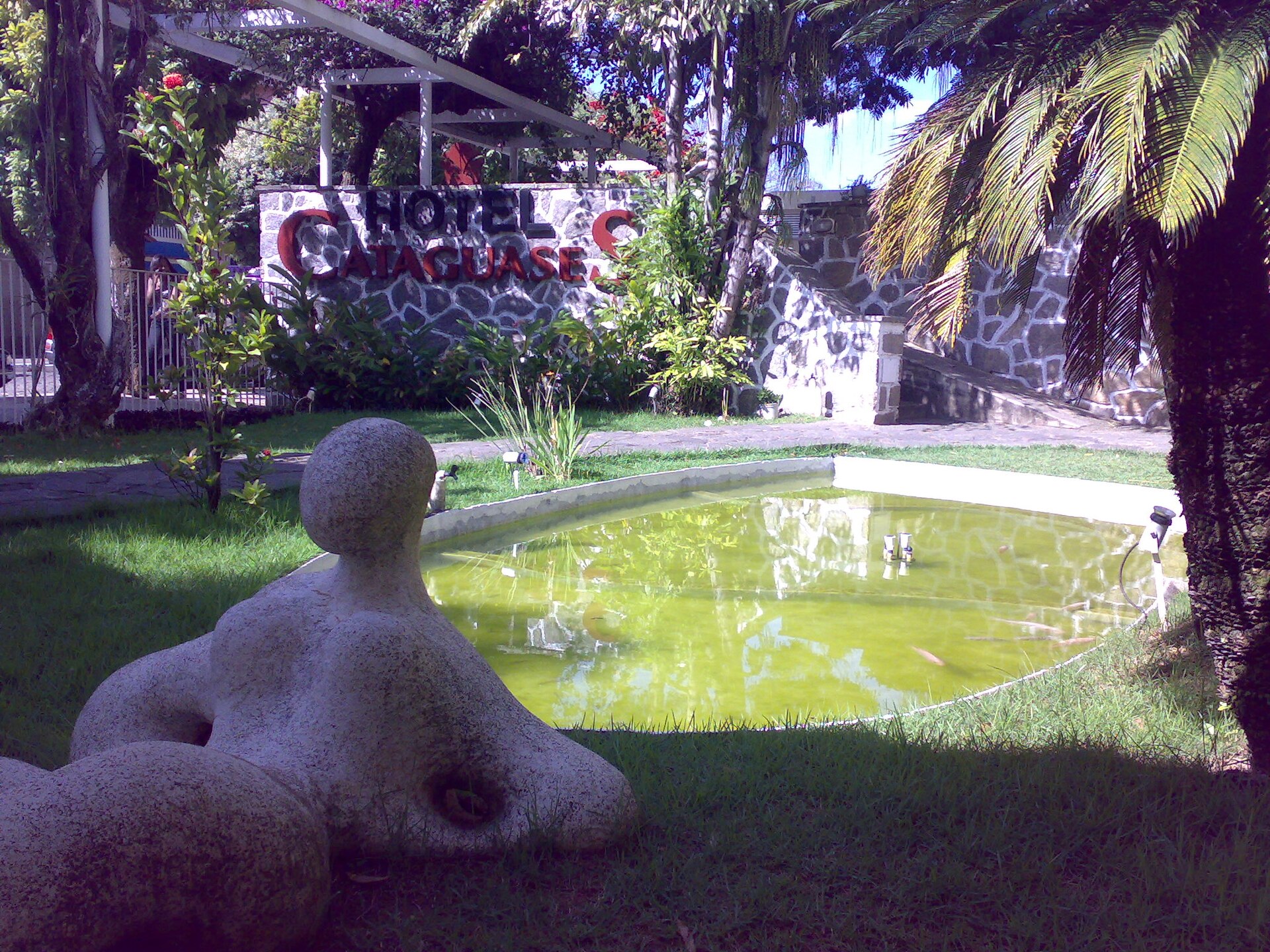 Imagem de referência de Mulher (escultura em Cataguases), descrito nos dados abertos como escultura de Jan Zach