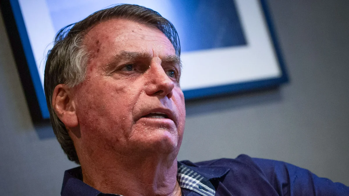 Bolsonaro apresentou quadro de taquicardia antes do 1º turno, diz boletim