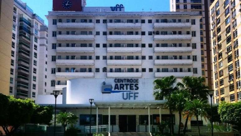 Após manifestações pró-Lula, UFF denuncia ameaças de agressão e incêndio à PF: 'Vamos tacar fogo'