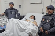 Parto de emergência: PMs ajudam mulher que estava dando à luz em plena rua