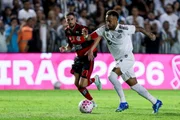 Brasileirão: VAR leva quase 10 minutos em Santos x Flamengo e bate recorde - imagem 2
