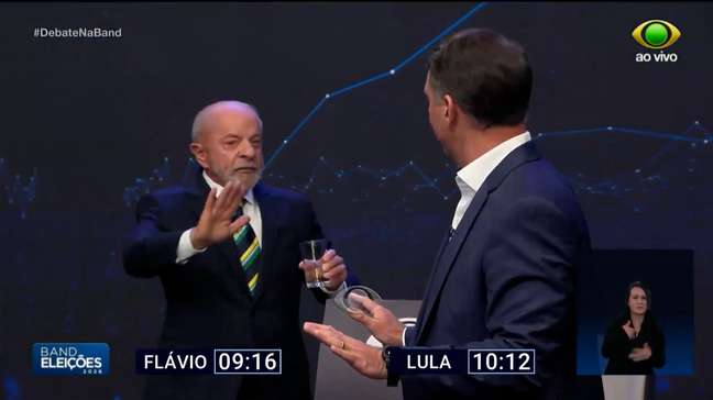 Flávio e Lula deixam propostas de lado e focam em troca de ataques em debate agressivo