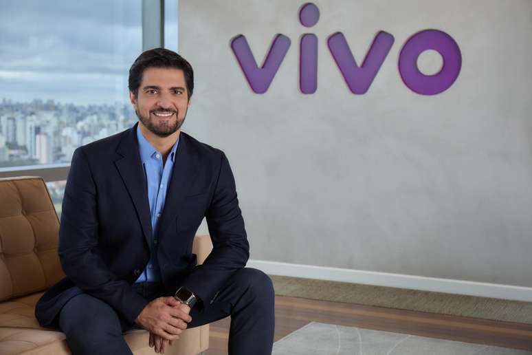 'Clientes poderão enviar mensagens e utilizar mapas em regiões sem cobertura terrestre', diz Alex Salgado, COO da Vivo sobre parceria com Starlink
