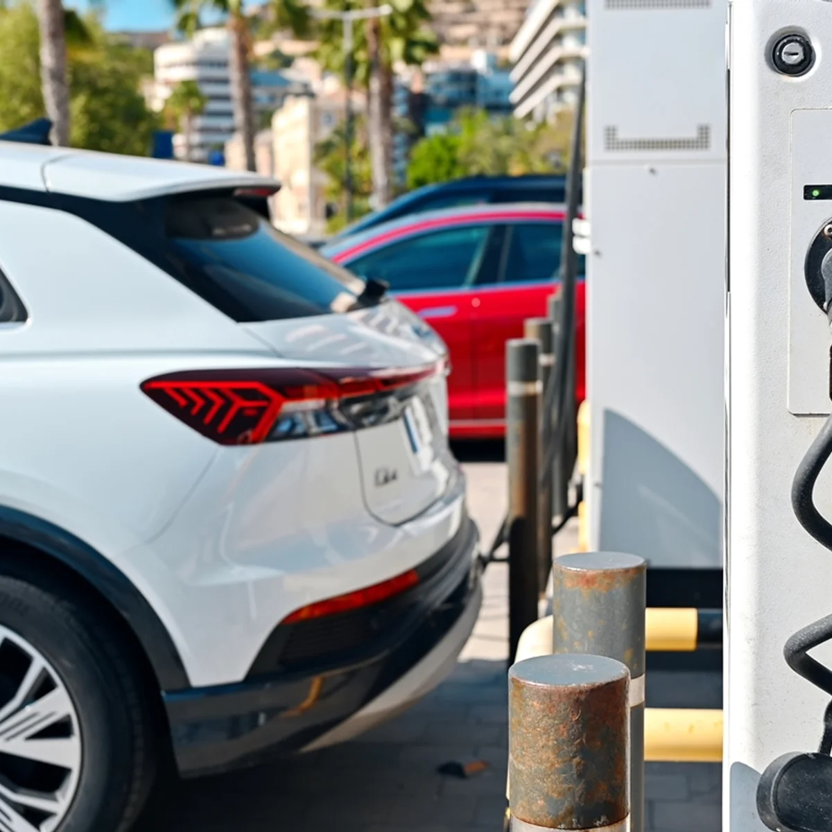 Descarte de baterias de carros elétricos é desafio ambiental e do governo