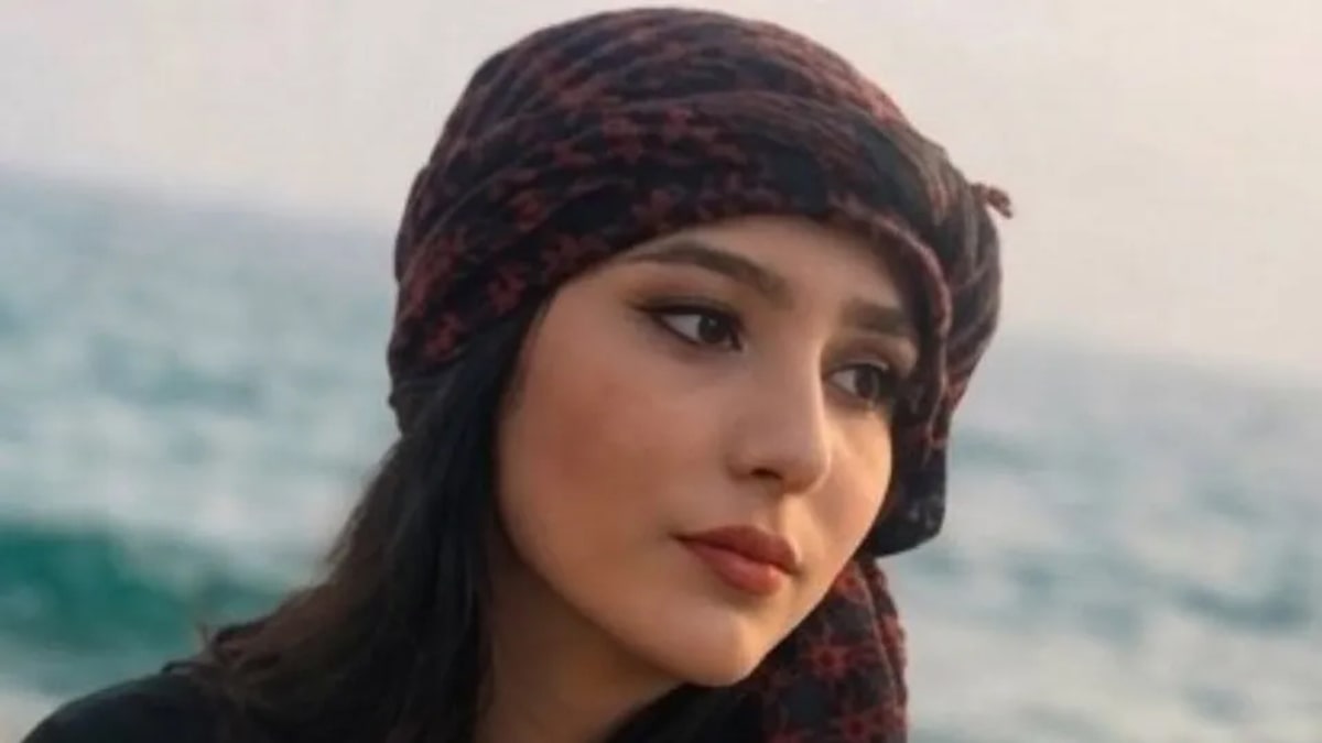 Quem é Najmeh Amini, estudante condenada à morte no Irã, e qual crime ela cometeu?
