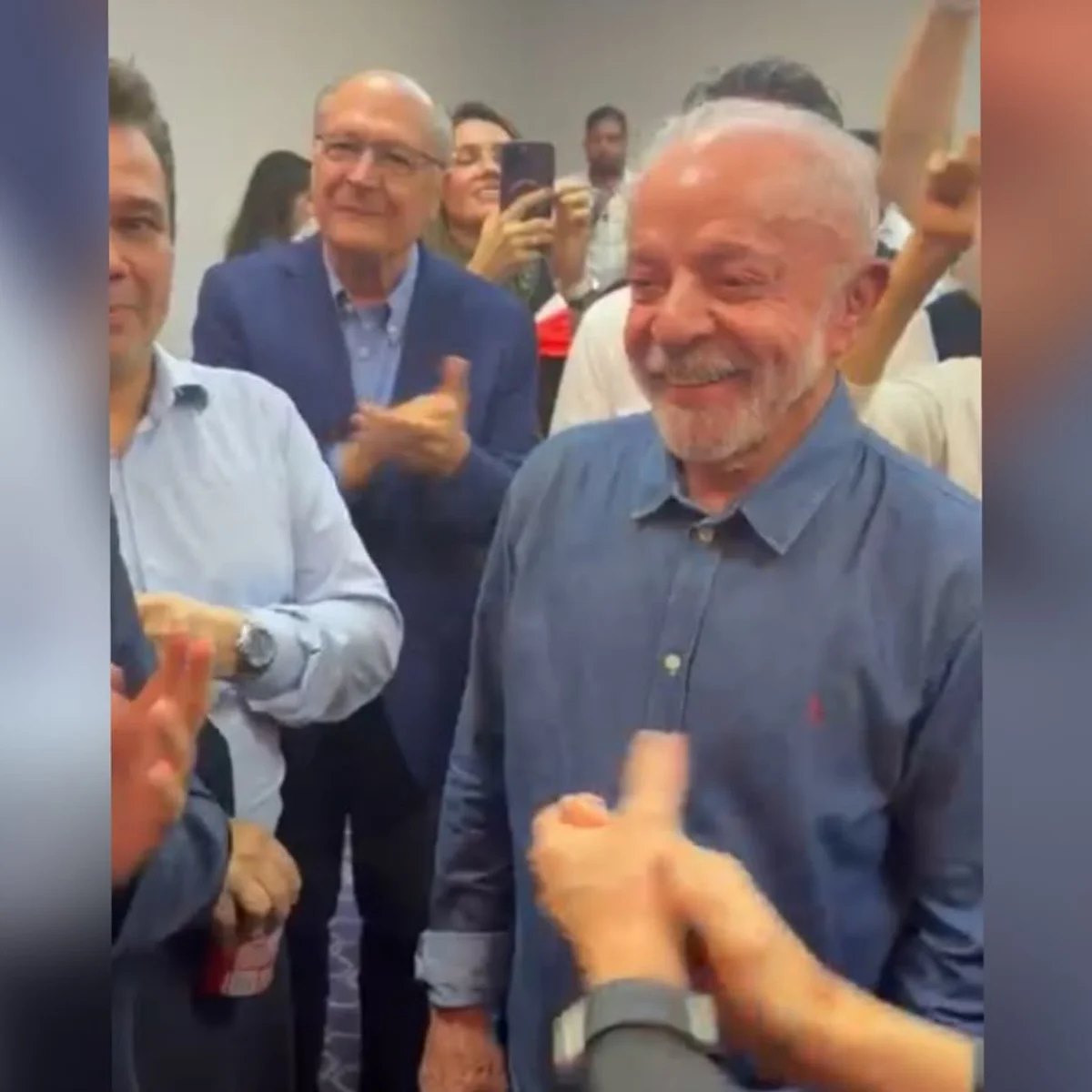 Vídeos mostram Lula e aliados comemorando virada sobre Flávio no 2º turno