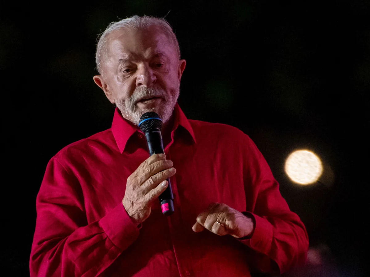 Lula quer deixar confronto direto com Flávio para um eventual 2º turno