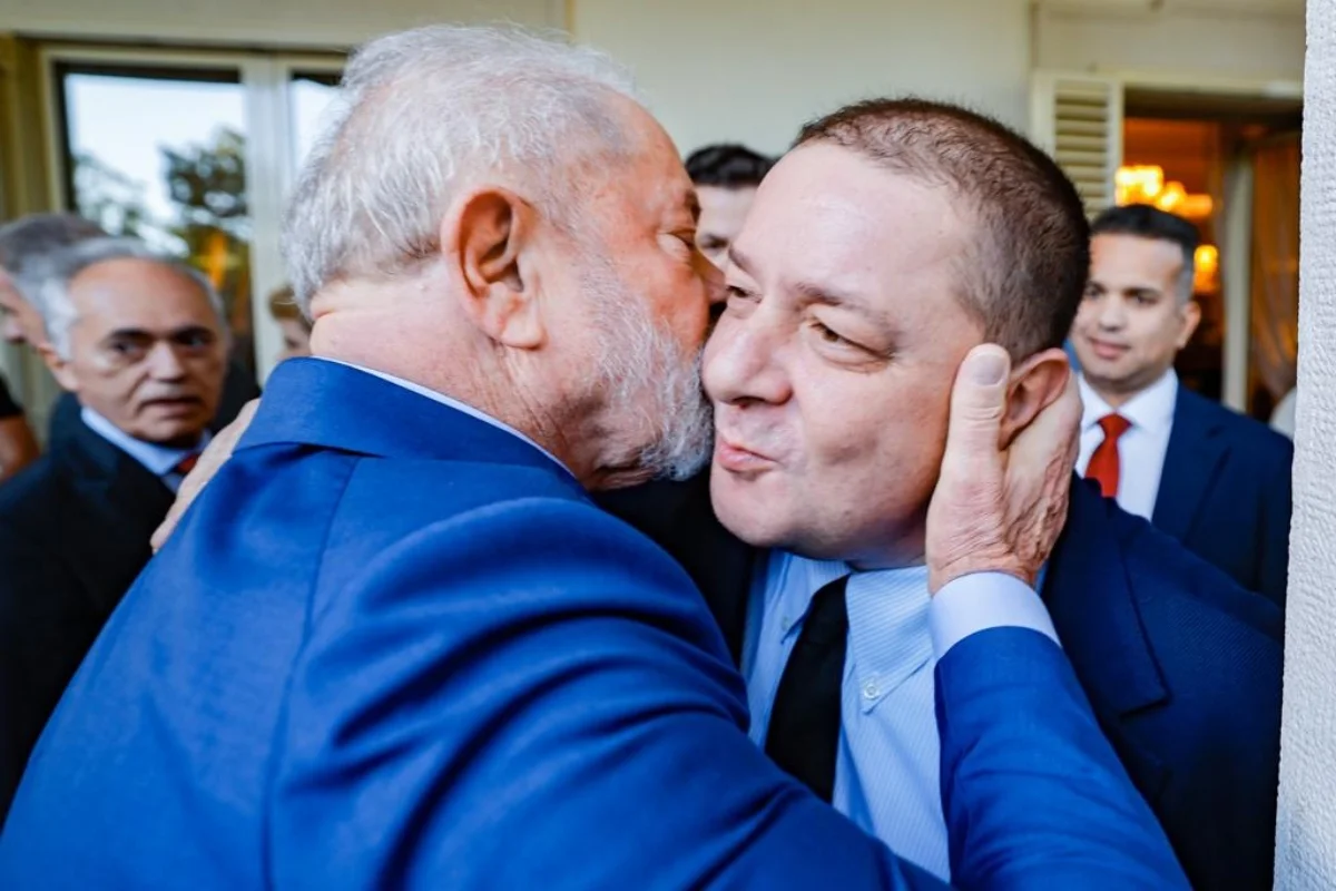 Lulinha deixou lobista a usar foto com Lula para impressionar empresário