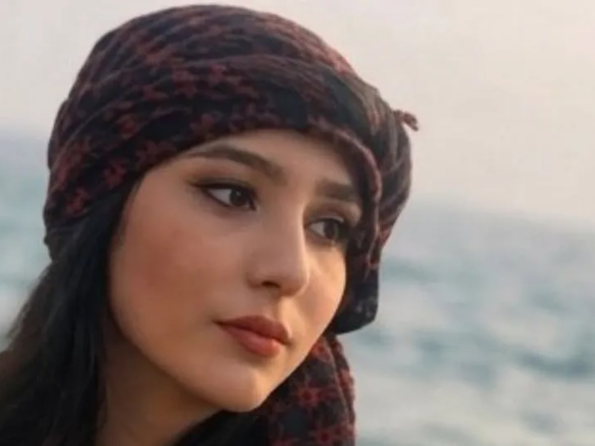 Quem é Najmeh Amini, estudante condenada à morte no Irã, e qual crime ela cometeu?