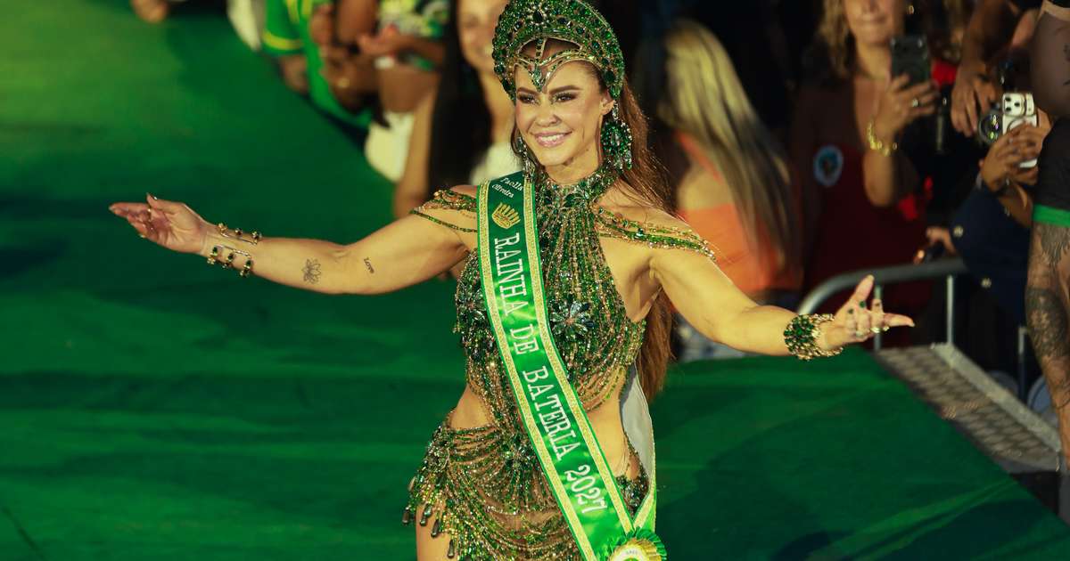Veja fotos da coroação de Paolla Oliveira na Imperatriz Leopoldinense