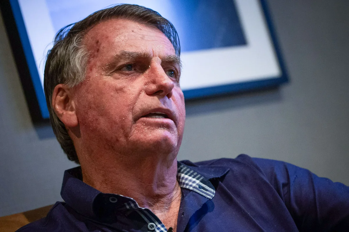 Bolsonaro apresentou quadro de taquicardia antes do 1º turno, diz boletim