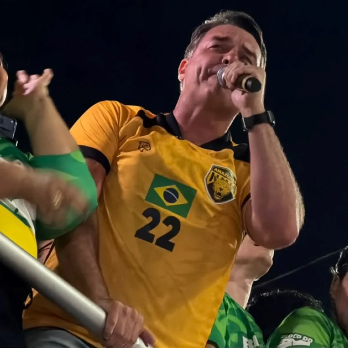 Flávio Bolsonaro chega ao 2º turno com novos aliados e investigações no STF