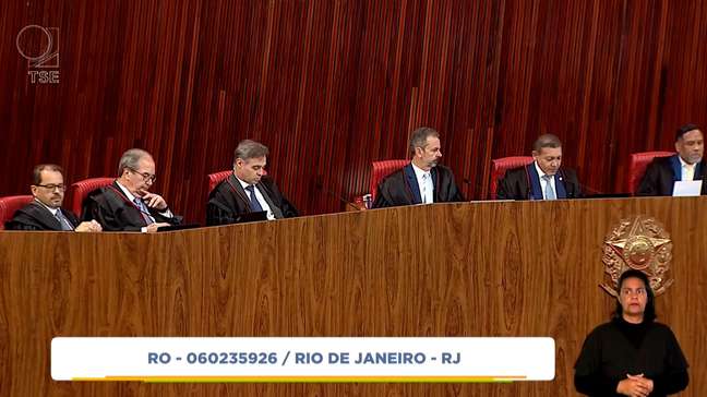 Douglas Ruas agradece Bolsonaro por eleição no RJ e promete 'guerra contra o crime'