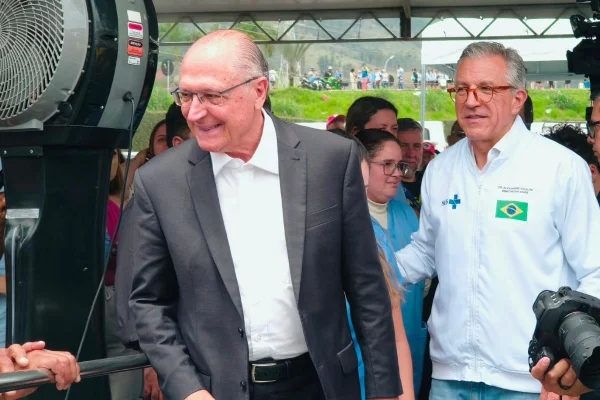 Alckmin sobre quebra de sigilo bancário de Flávio: "Vida pública é pública"