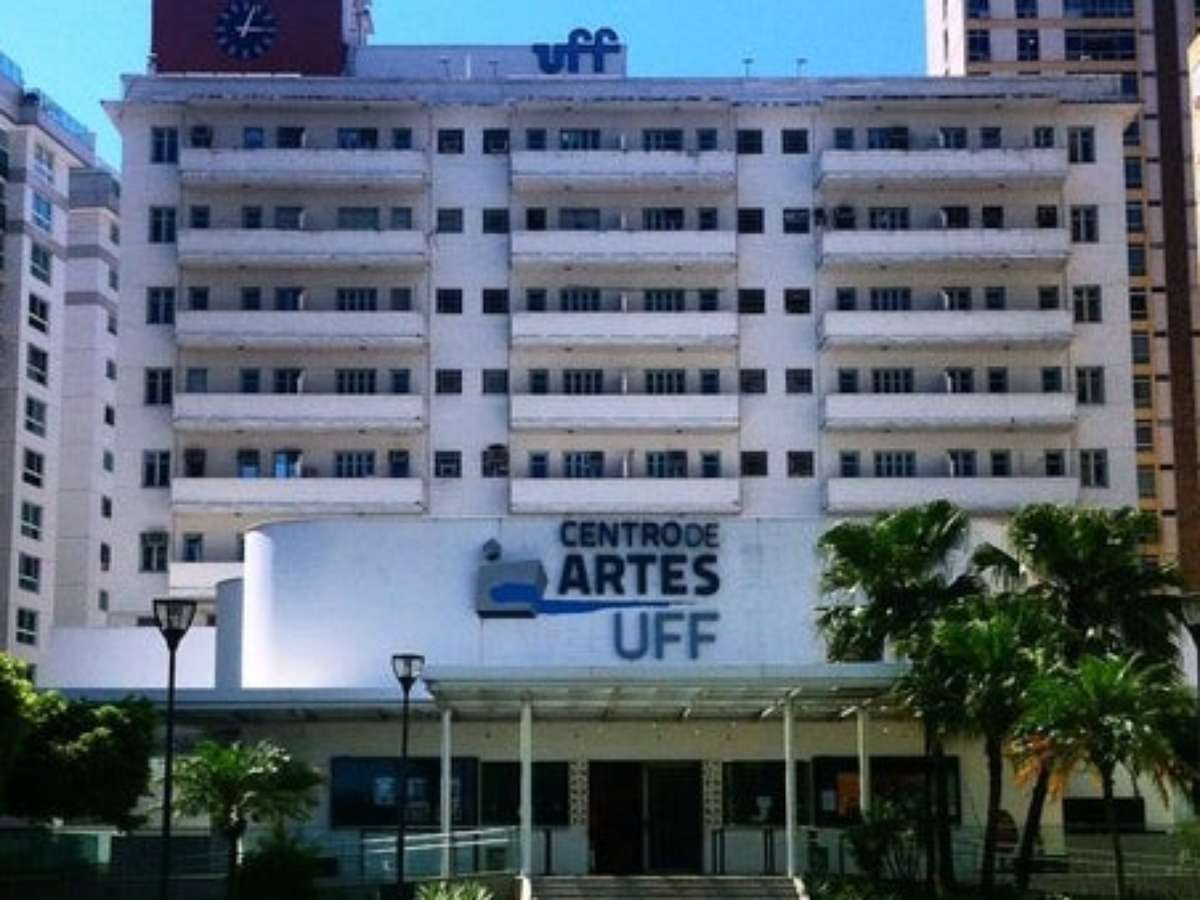 Após manifestações pró-Lula, UFF denuncia ameaças de agressão e incêndio à PF: 'Vamos tacar fogo'
