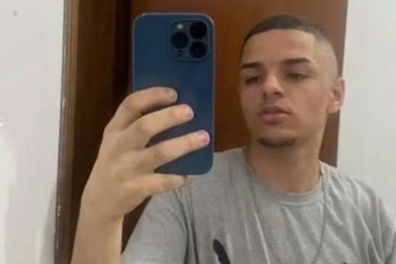 Jovem morto com 27 tiros da PM &eacute; velado em cemit&eacute;rio da zona sul de SP Gustavo Munis de Santana foi atingido por disparos durante ocorr&ecirc;ncia de tentativa de suic&iacute;dio no &uacute;ltimo s&aacute;bado (10/10)