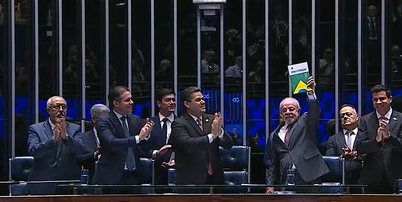 Em 'data hist&oacute;rica', Congresso promulga fim da escala 6x1 em sess&atilde;o com Lula Foto: Reprodu&ccedil;&atilde;o/TV Senado
