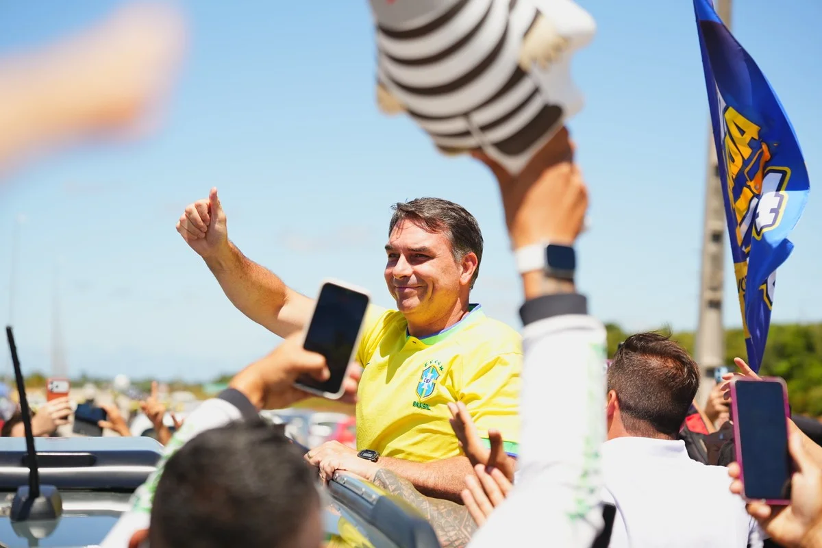 Para que não digam depois que votaram em Flávio por engano