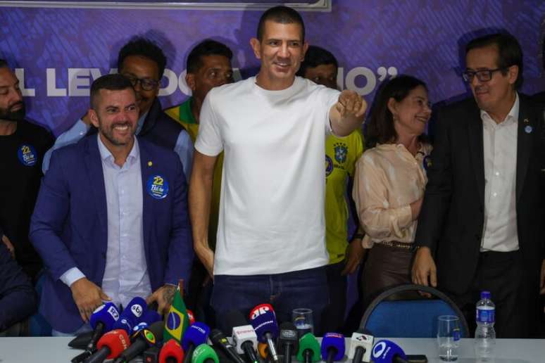 Douglas Ruas agradece Bolsonaro por eleição no RJ e promete 'guerra contra o crime'