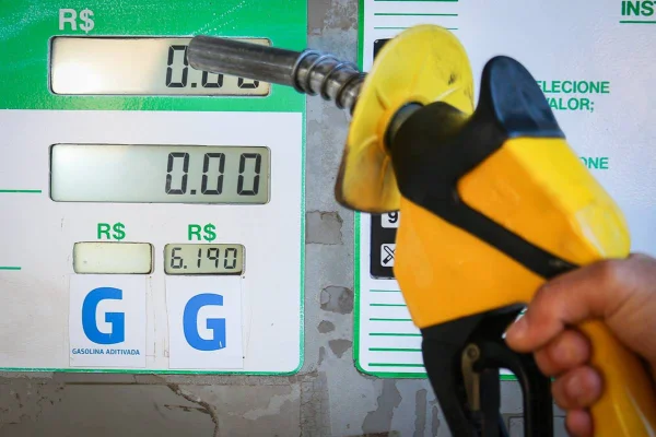 Governo publica portaria com adicional de R$ 1,40 na subvenção ao diesel
