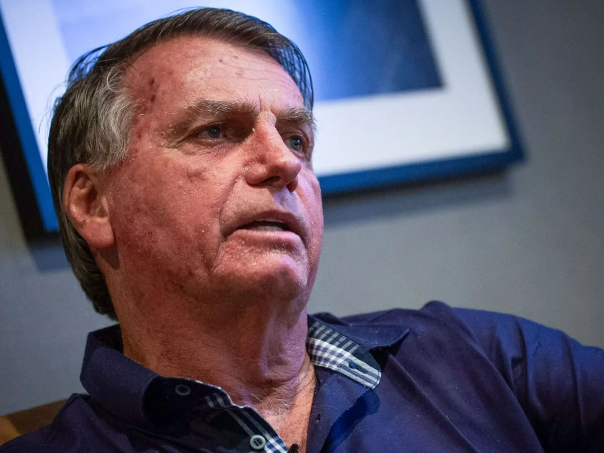 Bolsonaro apresentou quadro de taquicardia antes do 1º turno, diz boletim