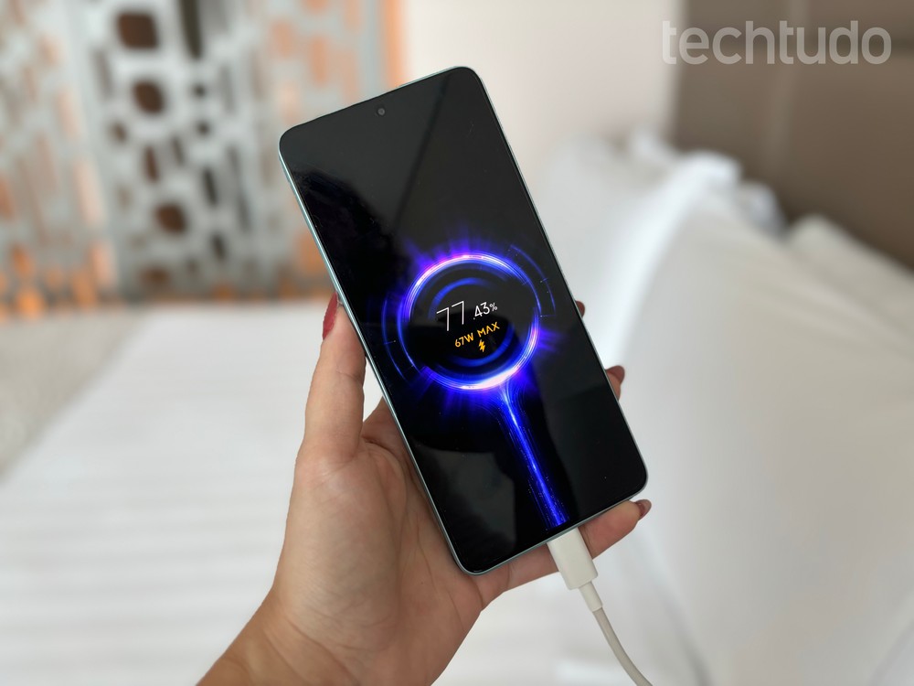 Xiaomi relaciona o avanço das baterias às mudanças na forma como usamos o celular — Foto: Ana Letícia Loubak/TechTudo